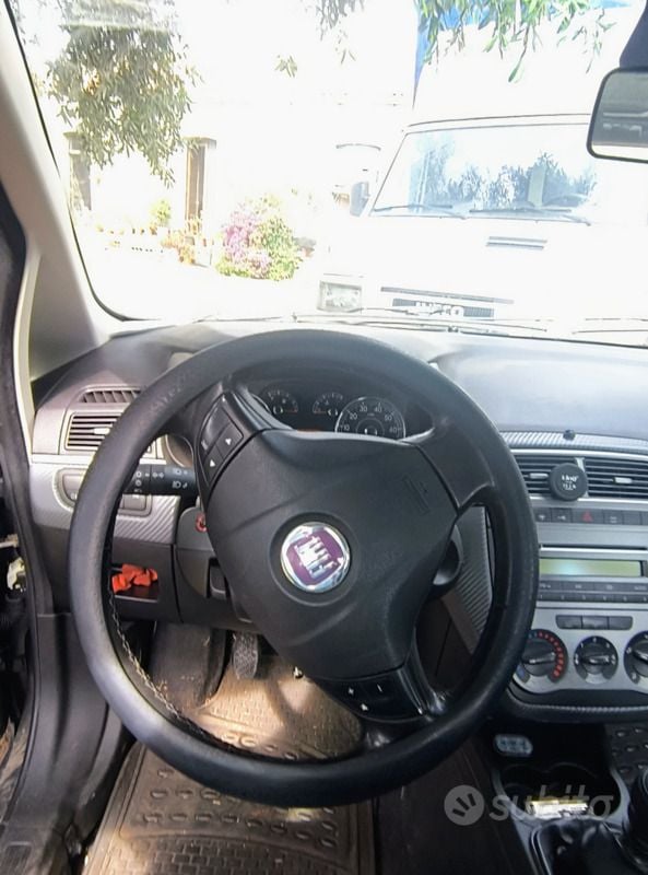 Usata Fiat Grande Punto 90 CV (66 kW) 2009 Grigio Utilitaria