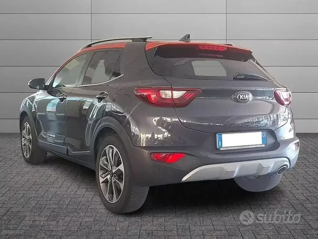 Usata Kia Stonic 97 CV (71 kW) 2019 Grigio SUV