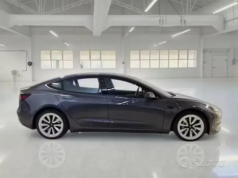 Usata Tesla Model 3 152 kW (208 CV) 2022 Grigio Berlina