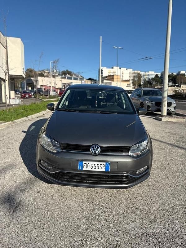 Usata VW Polo 75 CV (55 kW) 2015 Grigio Berlina