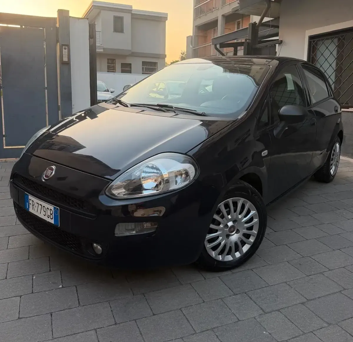 Usata Fiat Punto Street 95 CV (69 kW) 2018 Blu Utilitaria