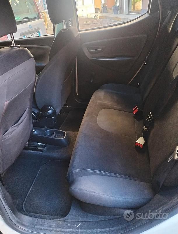 Usata Lancia Ypsilon Gold 69 CV (50 kW) 2015 Bianco Utilitaria