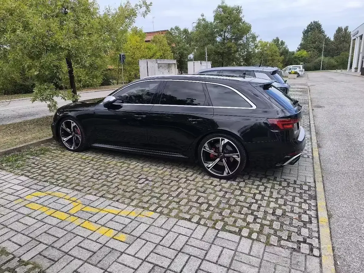 Usata Audi RS4 Comfort 450 CV (330 kW) 2019 Nero Station wagon