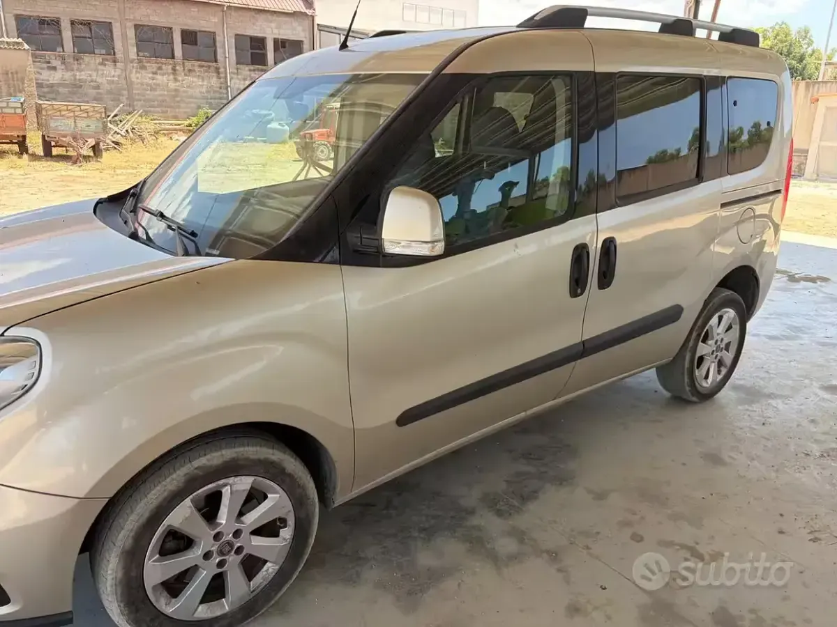 Usata Fiat Doblò 90 CV (66 kW) 2015 Monovolume