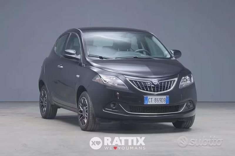 Usata Lancia Ypsilon 69 CV (50 kW) 2024 Nero vulcano Utilitaria