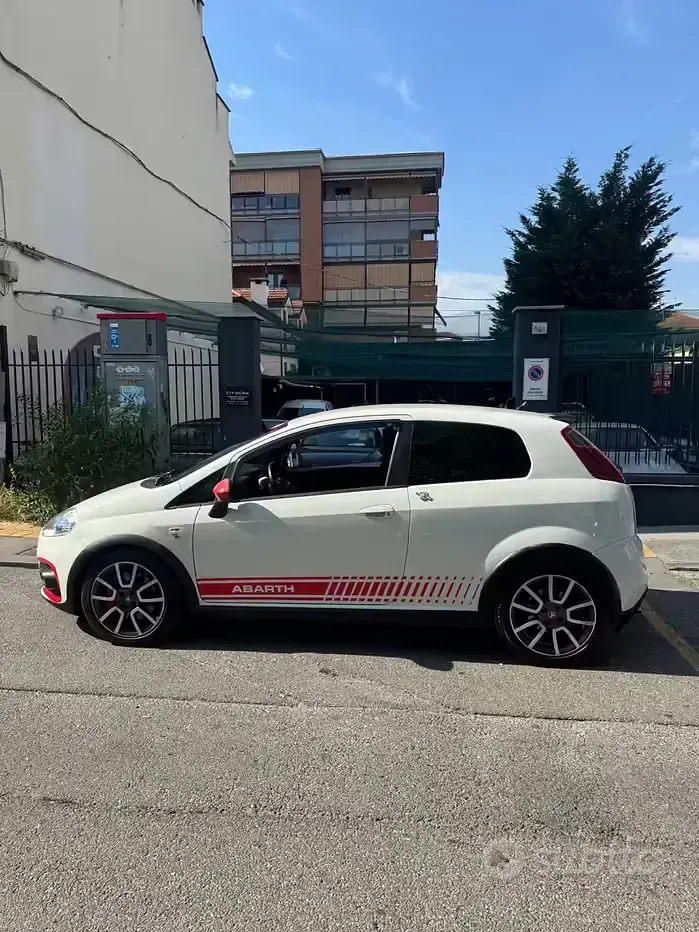 Usata Abarth Grande Punto 155 CV (114 kW) 2008 Bianco Utilitaria