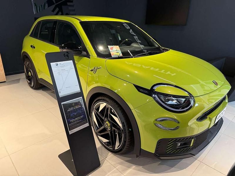 Nuova Abarth 600e Turismo 105 kW (143 CV) 2026 Acid green SUV