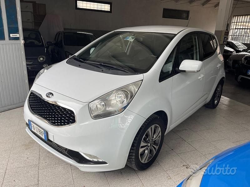 Usata Kia Venga 90 CV (66 kW) 2015 Bianco Utilitaria