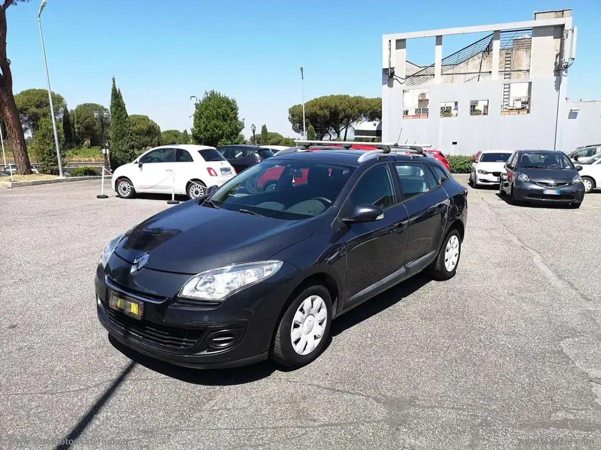 Usata Renault Mégane GrandTour 110 CV (80 kW) 2013 Grigio Station wagon