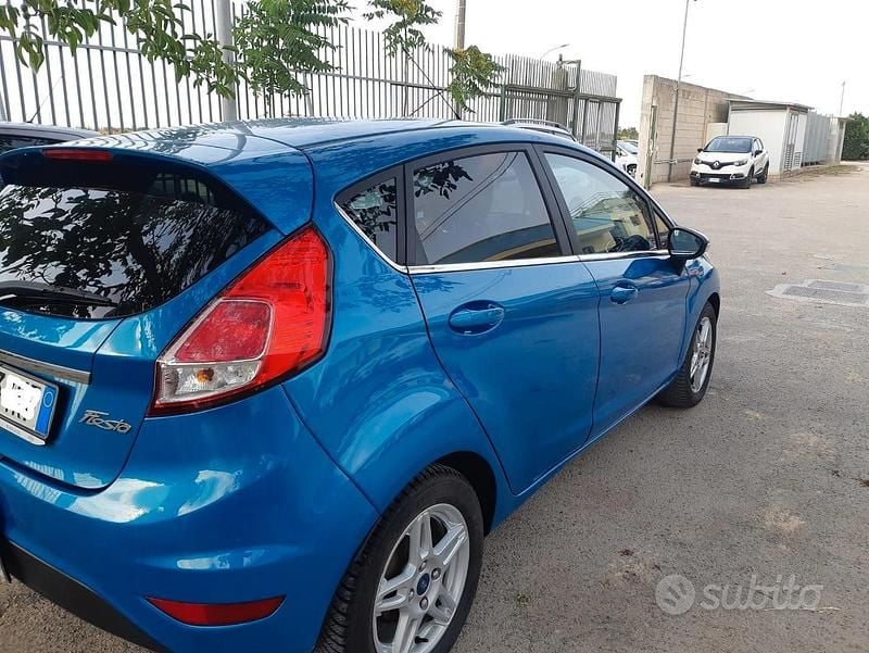 Usata Ford Fiesta 2015 Blu Utilitaria