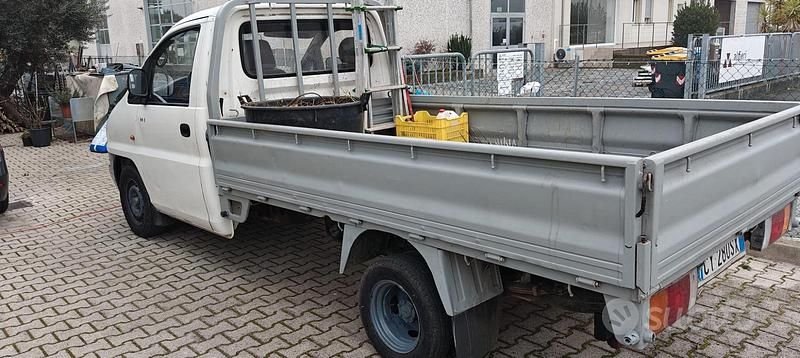 Usata Hyundai H-1 2005 Bianco Monovolume