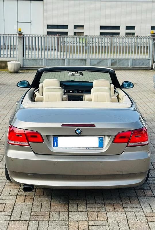 Usata BMW 320 Cabriolet 177 CV (130 kW) 2008 Giallo Cabrio