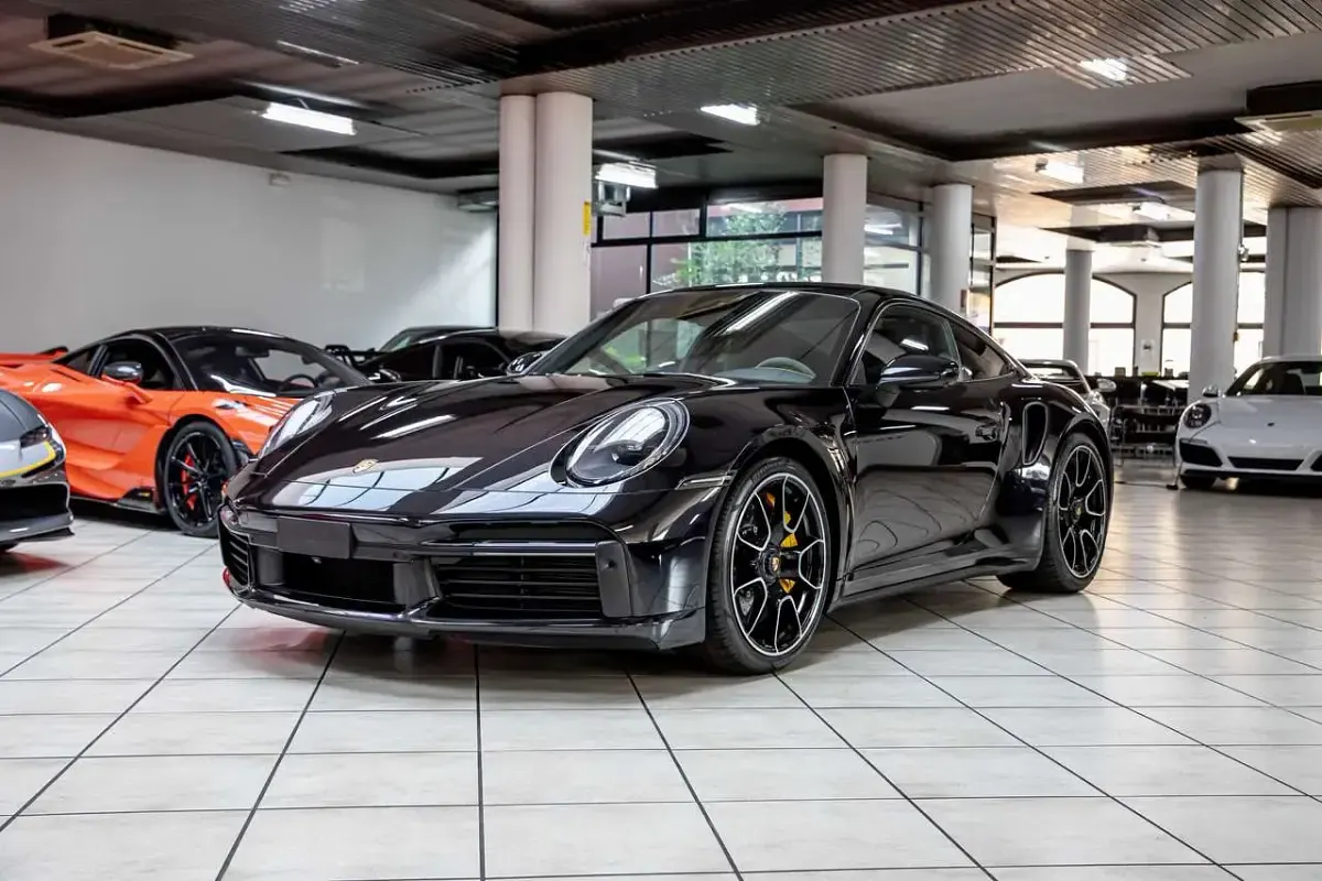 Usata Porsche 992 650 CV (478 kW) 2020 Nero intenso Coupé