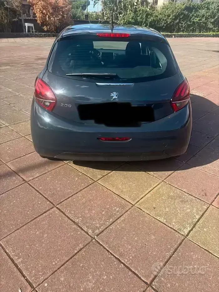 Usata Peugeot 208 Allure 82 CV (60 kW) 2018 Grigio Utilitaria