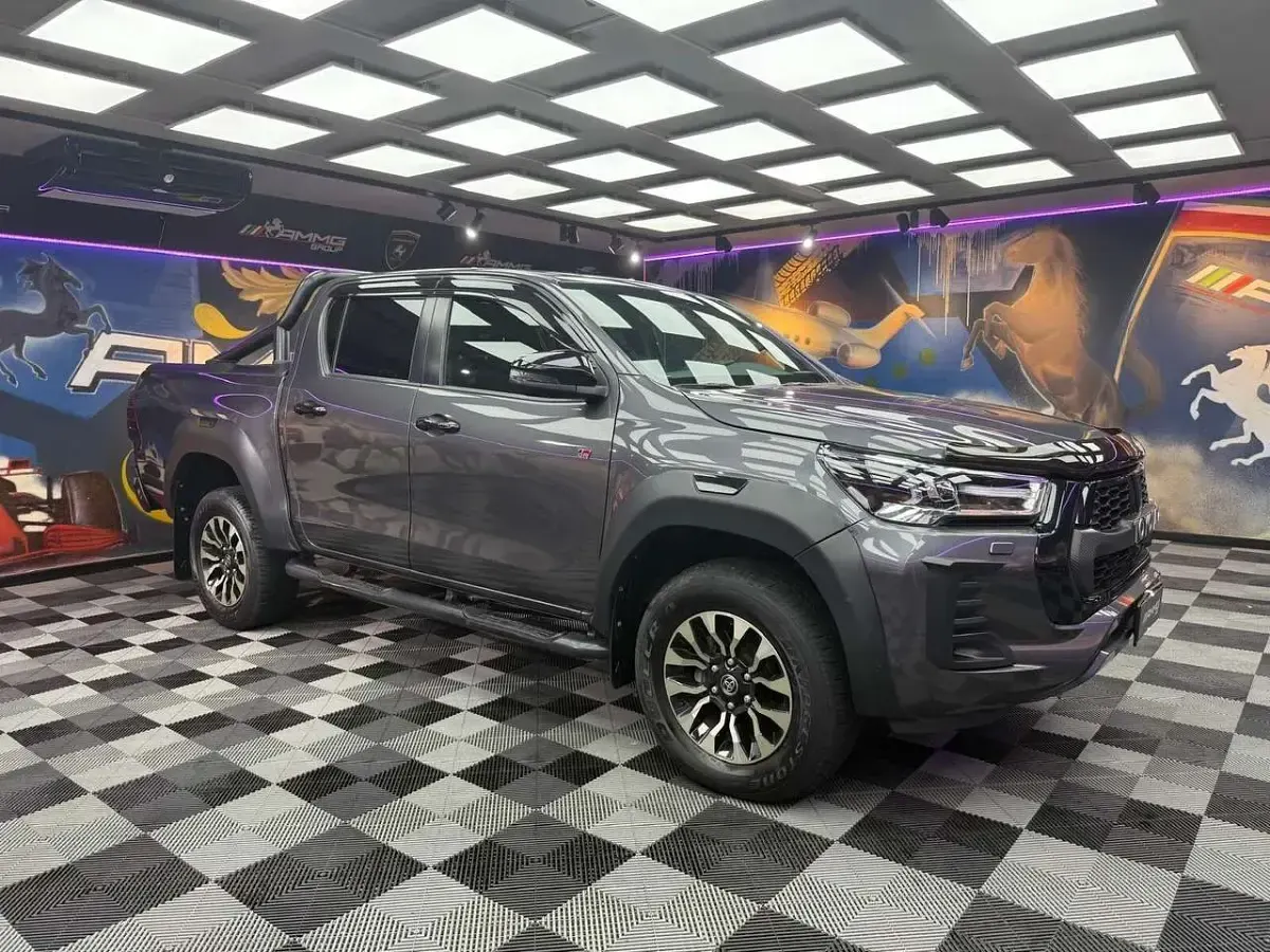 Usata Toyota HiLux Sport 204 CV (150 kW) 2023 Nero Pick-up