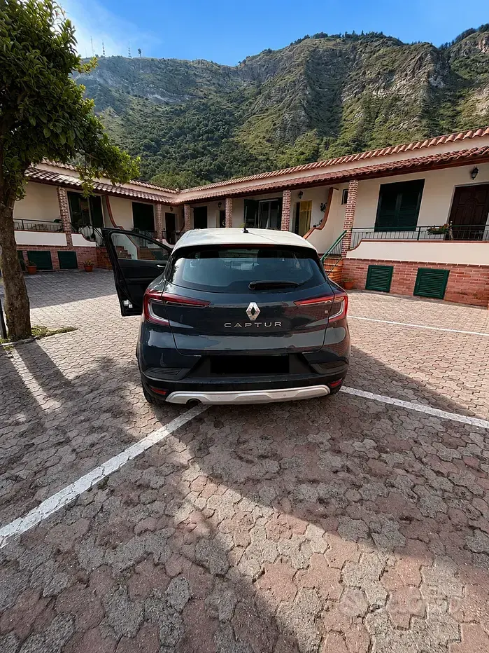 Usata Renault Captur 101 CV (74 kW) 2020 SUV