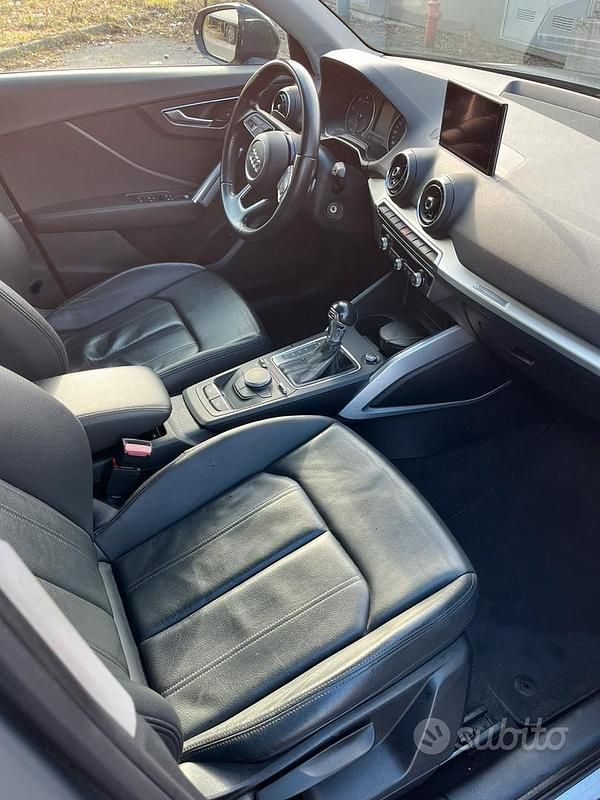 Grigio Usata 2017 Audi Q2 SUV | 13.000 € (Buon prezzo) - Immagine 1/4