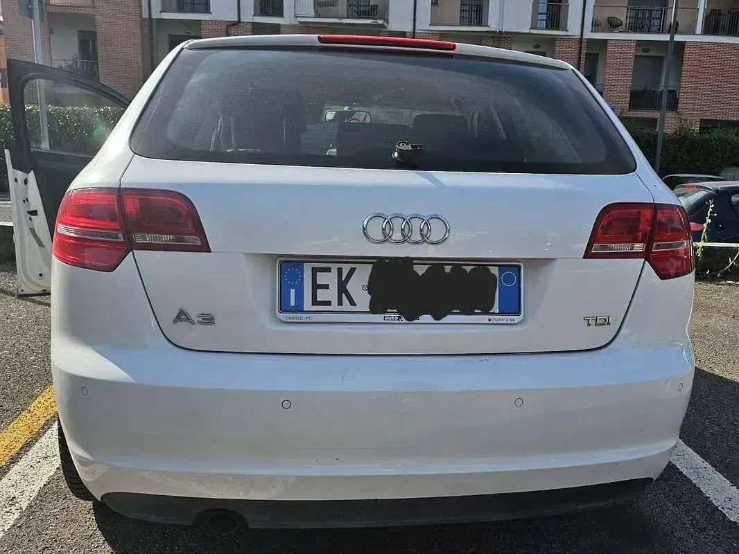 Usata Audi A3 Sportback Ambiente 105 CV (77 kW) 2011 Bianco Utilitaria