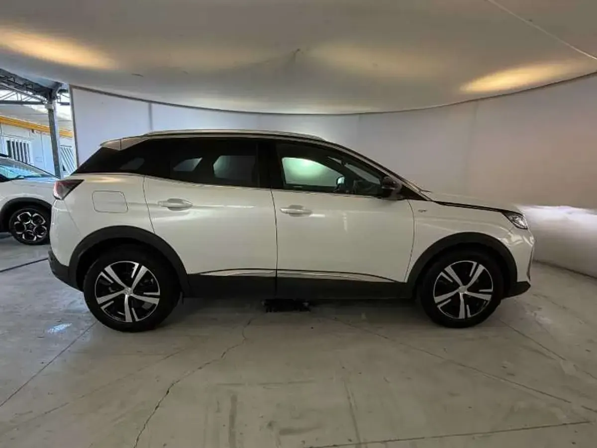 Usata Peugeot 3008 GT 131 CV (96 kW) 2022 Bianco madreperla SUV