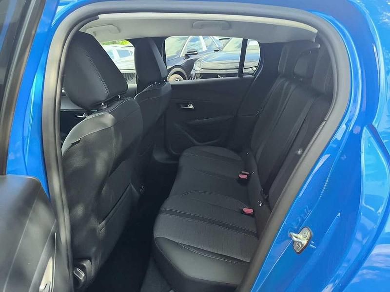 Usata Peugeot e-208 Allure 100 kW (136 CV) 2023 Blu Utilitaria