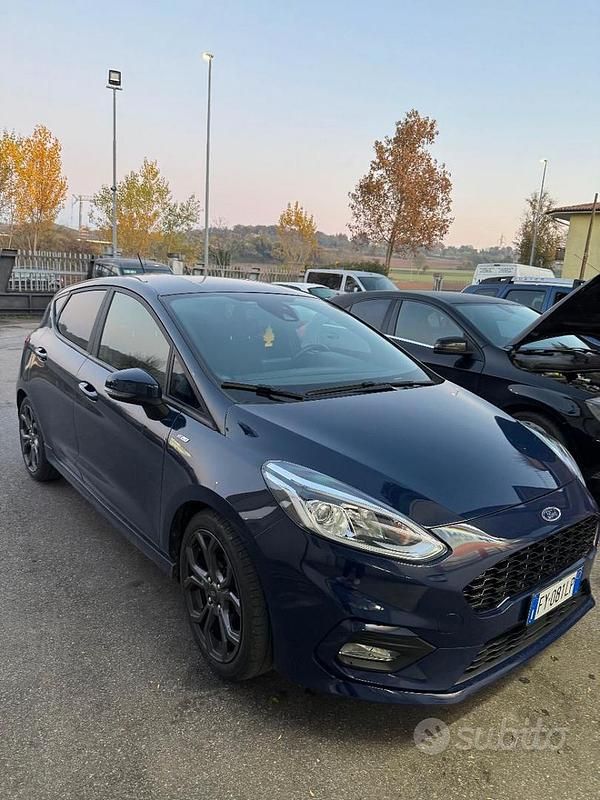 Usata Ford Fiesta 100 CV (73 kW) 2019 Blu Utilitaria
