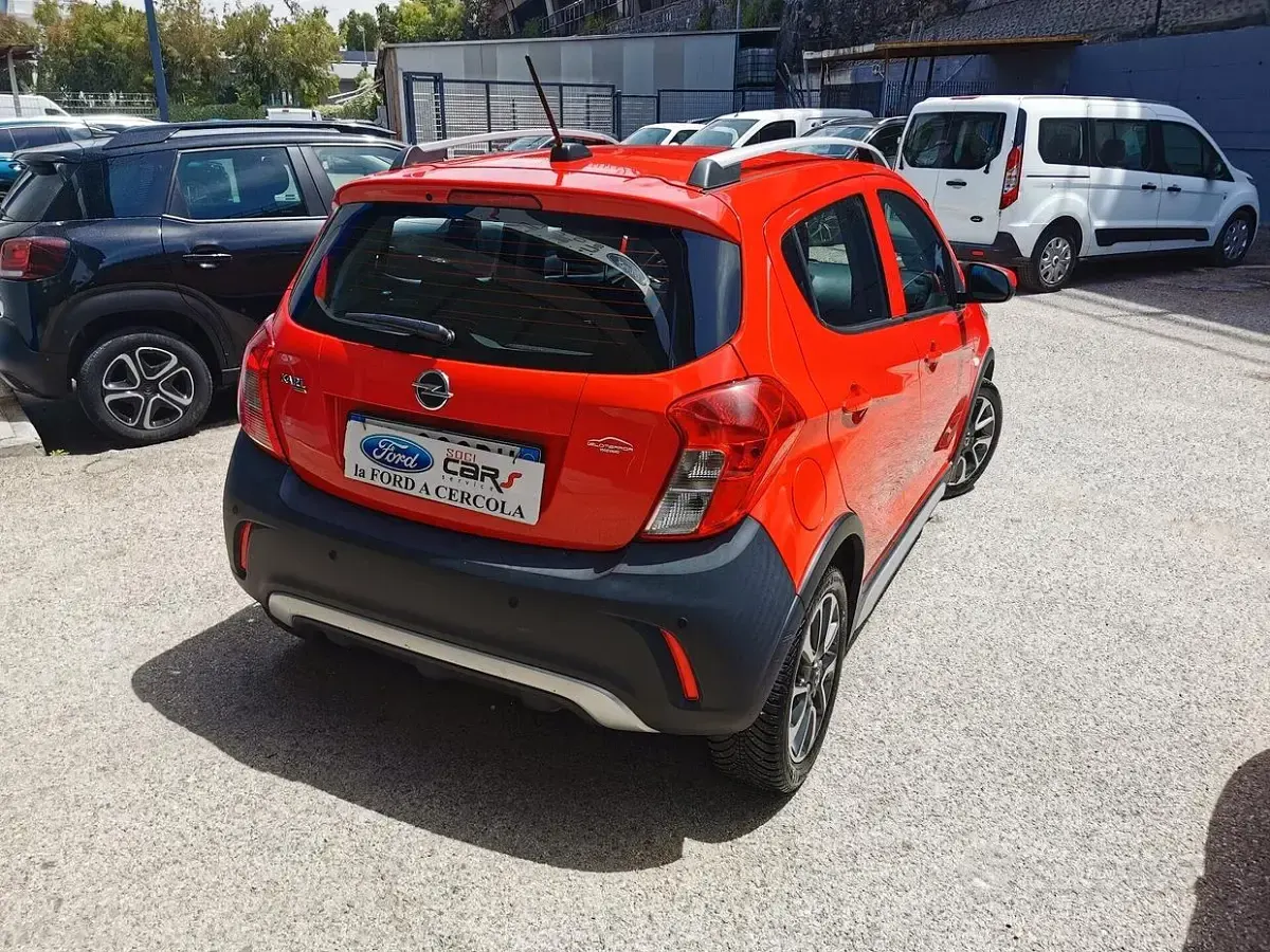 Usata Opel Karl Rocks 75 CV (55 kW) 2018 Rosso Utilitaria