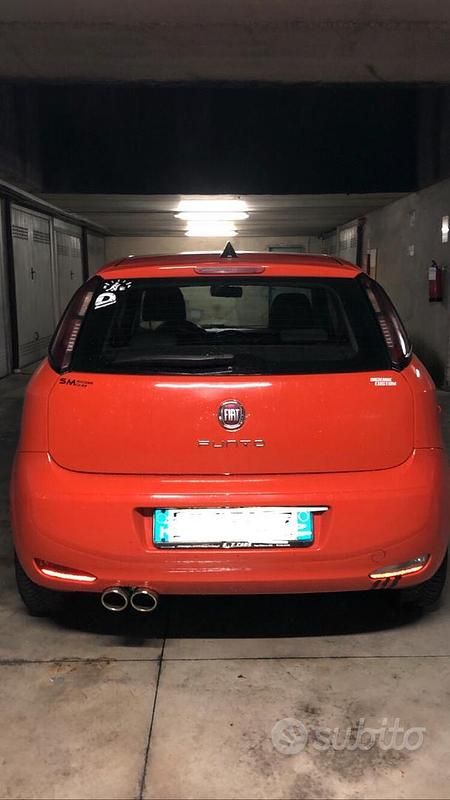 Usata Fiat Grande Punto Young 77 CV (56 kW) 2015 Utilitaria
