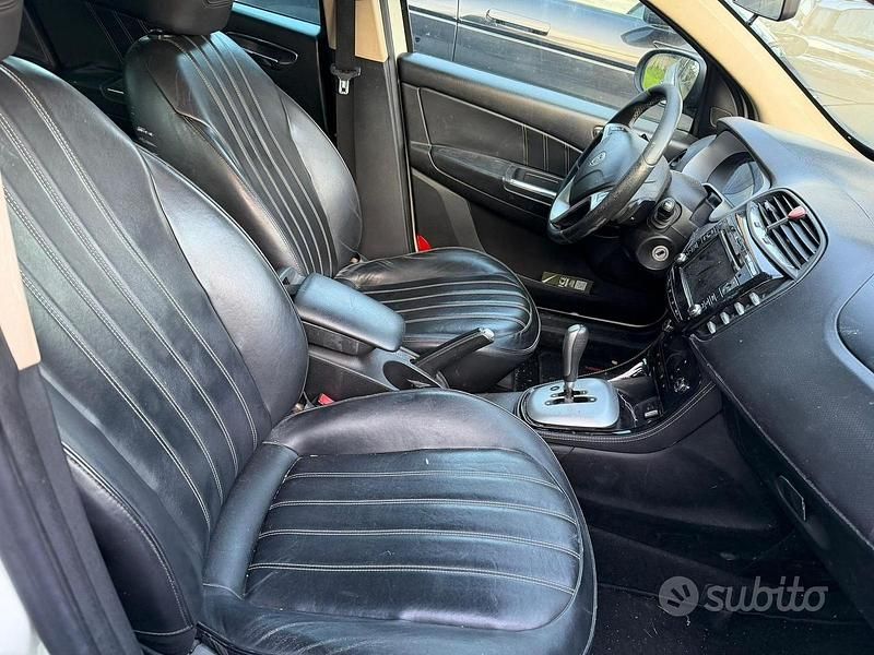 Usata Lancia Delta 120 CV (88 kW) 2011 Bianco Utilitaria