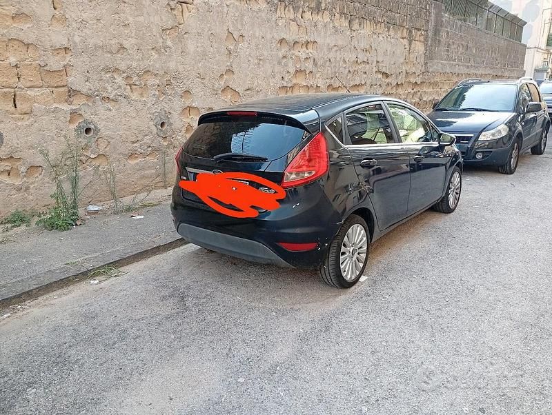 Usata Ford Fiesta 80 CV (58 kW) 2009 Nero Utilitaria