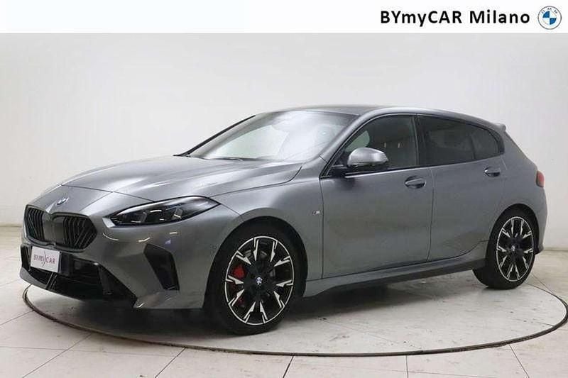 Skyscraper grey metallic Usata 2025 BMW 118 M Sport Due volumi | 33.000 € (Buon prezzo) - Immagine 1/3