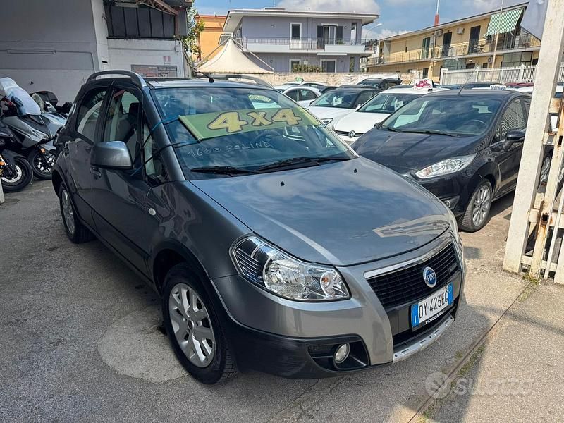 Usata Fiat Sedici 120 CV (88 kW) 2009 Grigio SUV