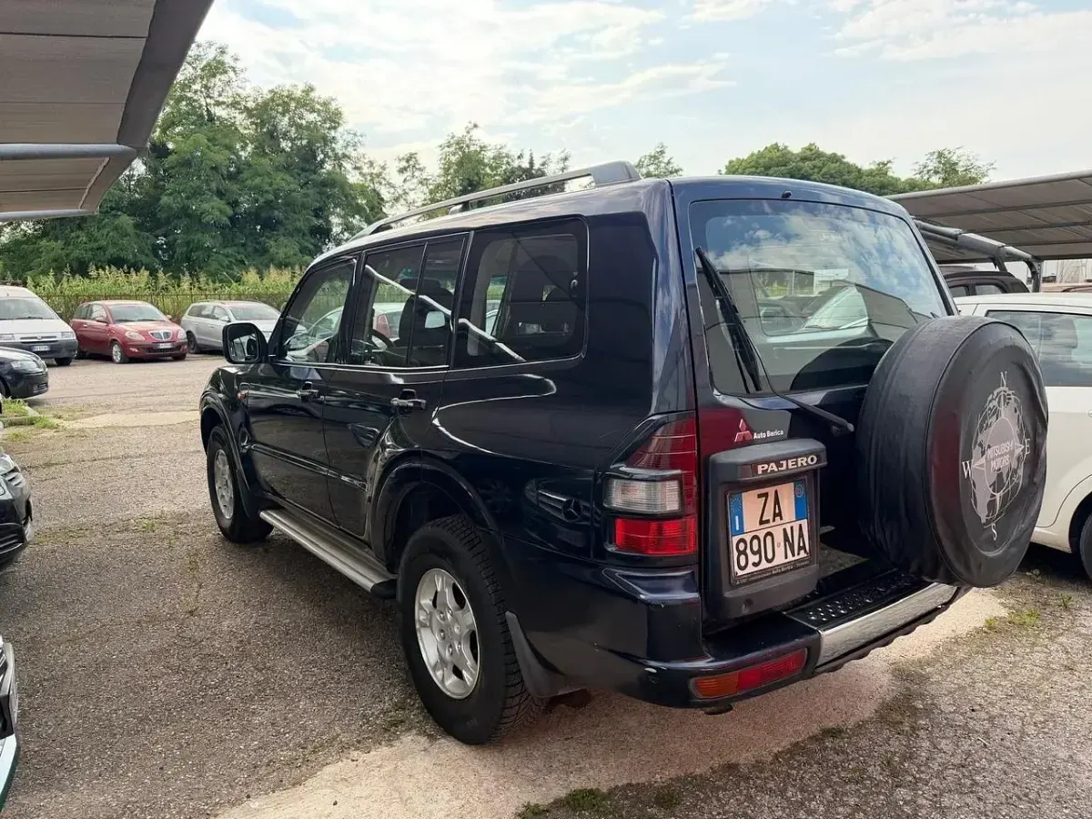 Usata Mitsubishi Pajero 115 CV (84 kW) 2003 Bluazzurro SUV