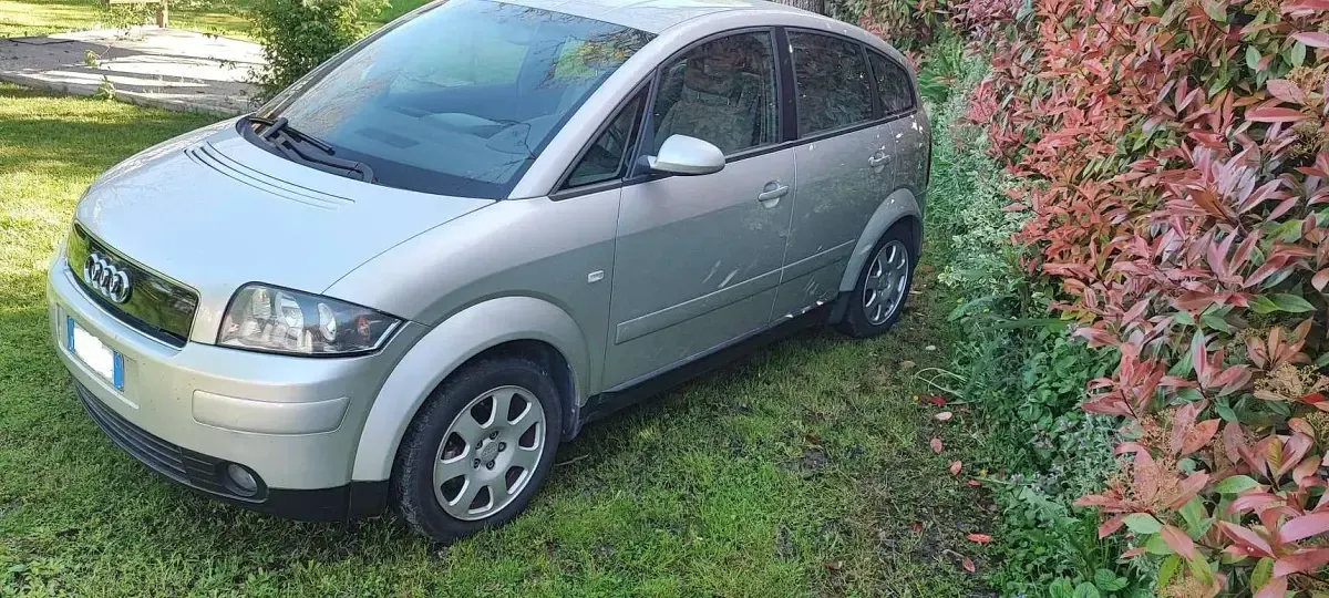 Usata Audi A2 75 CV (55 kW) 2001 Argento Utilitaria