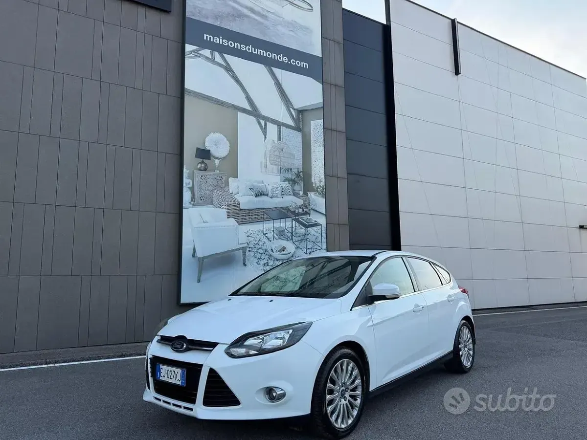Usata Ford Focus Titanium 125 CV (91 kW) 2011 Bianco Berlina
