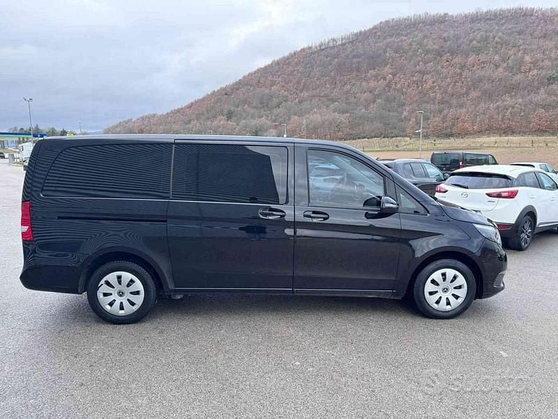 Usado Mercedes V220 Executive 163 CV (119 kW) 2019 Negro Monovolumen