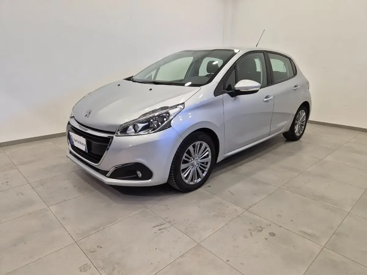 Usado Peugeot 208 Active 82 CV (60 kW) 2017 Utilitario