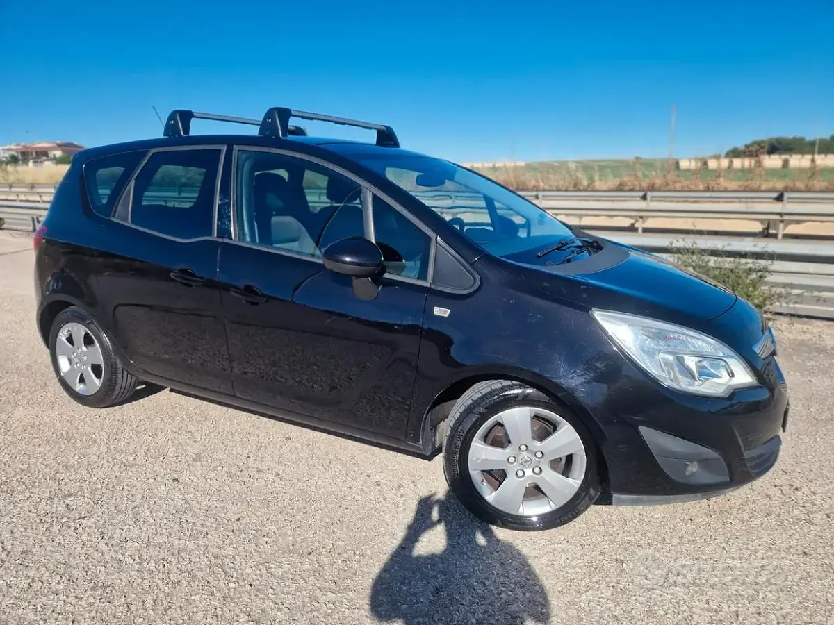 Usata Opel Meriva Cosmo 95 CV (69 kW) 2012 Nero Monovolume