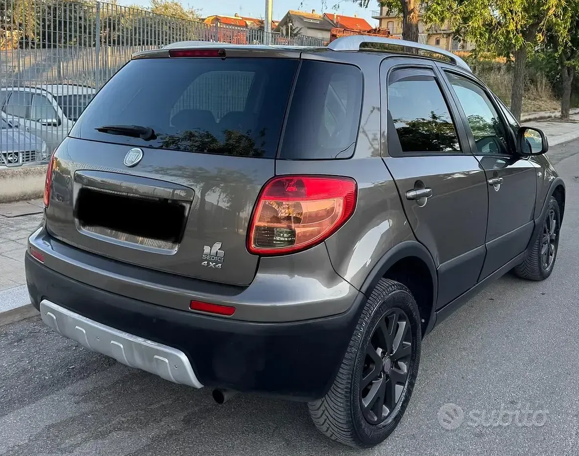 Usata Fiat Sedici Dynamic 135 CV (99 kW) 2011 Grigio SUV