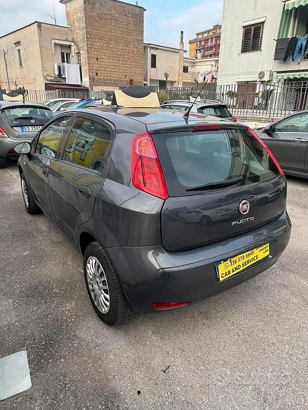 Usata Fiat Punto Street 77 CV (56 kW) 2017 Grigio Utilitaria