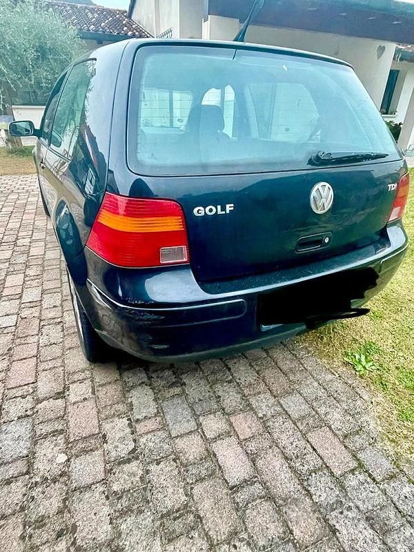 Usata VW Golf IV 110 CV (80 kW) 2003 Berlina