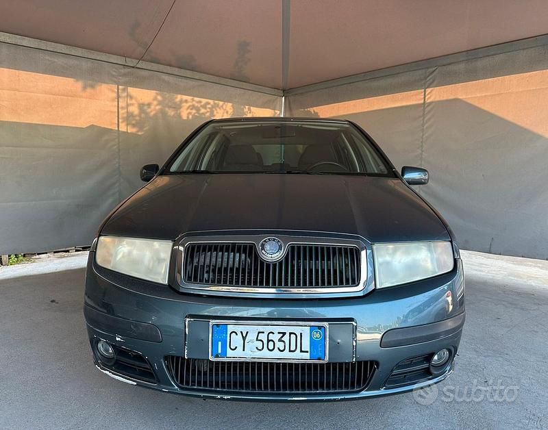 Usata Skoda Fabia 75 CV (55 kW) 2006 Grigio Utilitaria