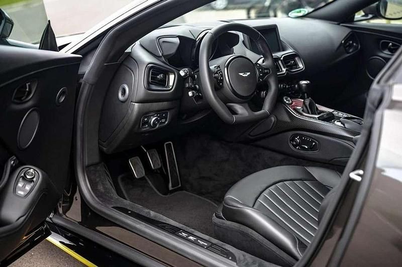 Usata Aston Martin V8 Vantage 385 CV (283 kW) 2021 Nero Coupé