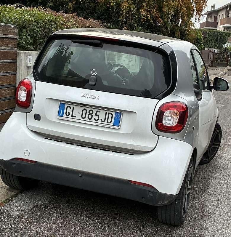 Usata Smart ForTwo Coupé Pulse 60 kW (82 CV) 2022 Utilitaria