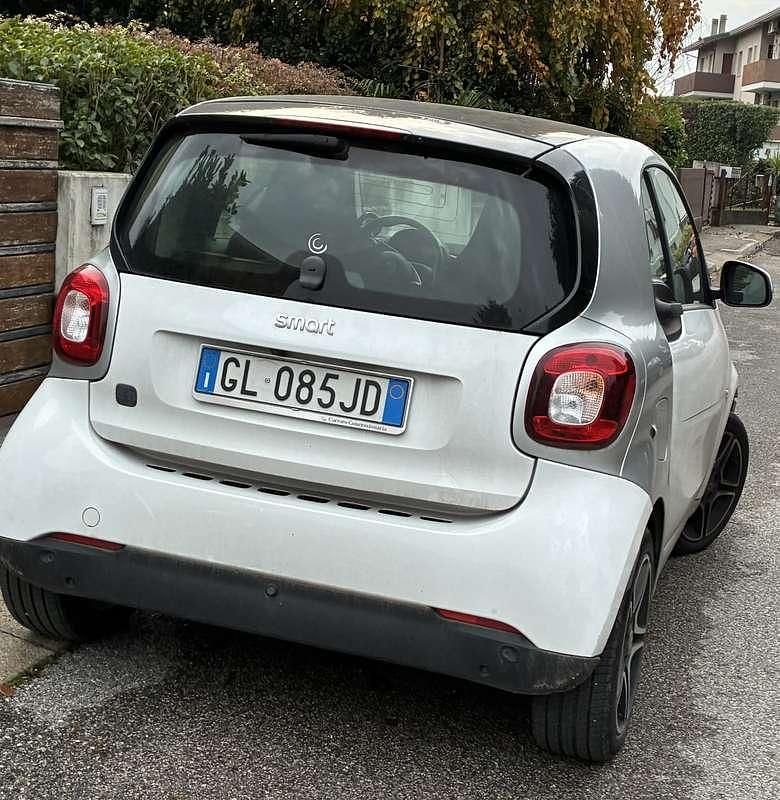 Usata 2022 Smart ForTwo Coupé Pulse Due volumi | 12.500 € (Buon prezzo) - Immagine 1/4