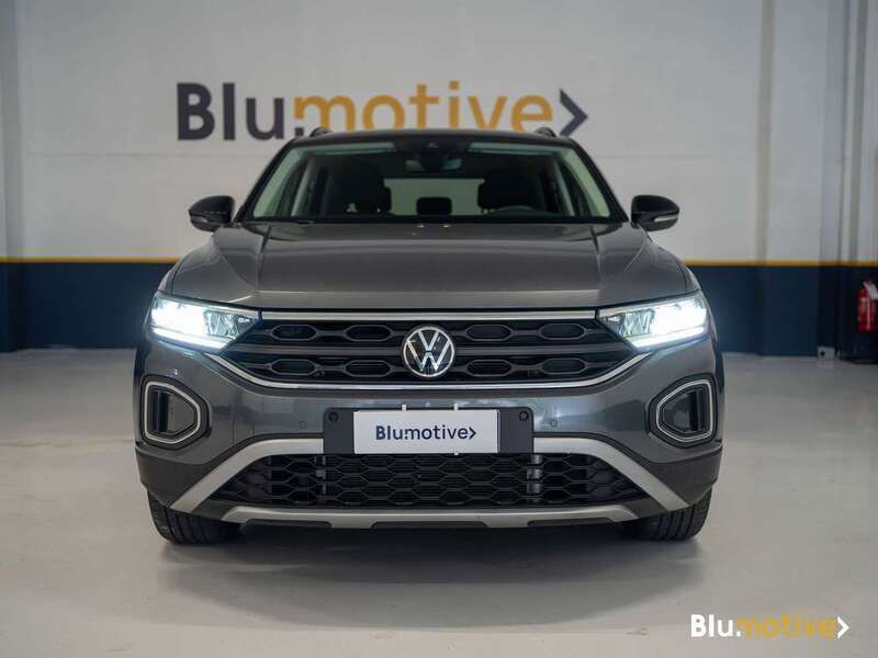 Usata VW T-Roc R-line 110 CV (80 kW) 2024 Grigio SUV
