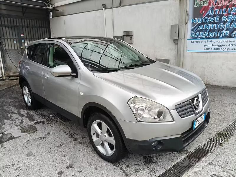 Usata Nissan Qashqai Tekna 106 CV (77 kW) 2009 Grigio SUV