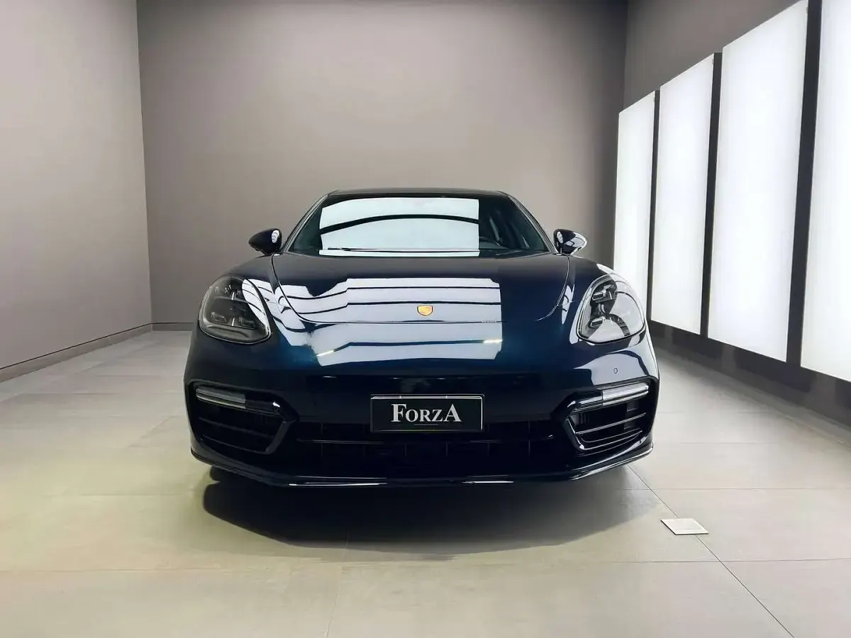 Usata Porsche Panamera 480 CV (353 kW) 2022 Blu notte