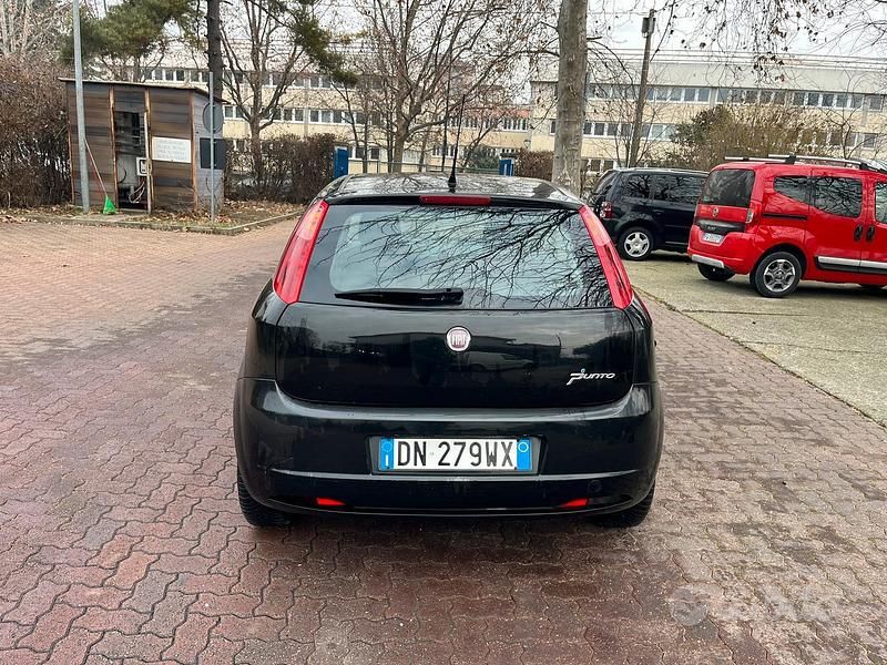 Usata Fiat Grande Punto 65 CV (47 kW) 2008 Nero Utilitaria