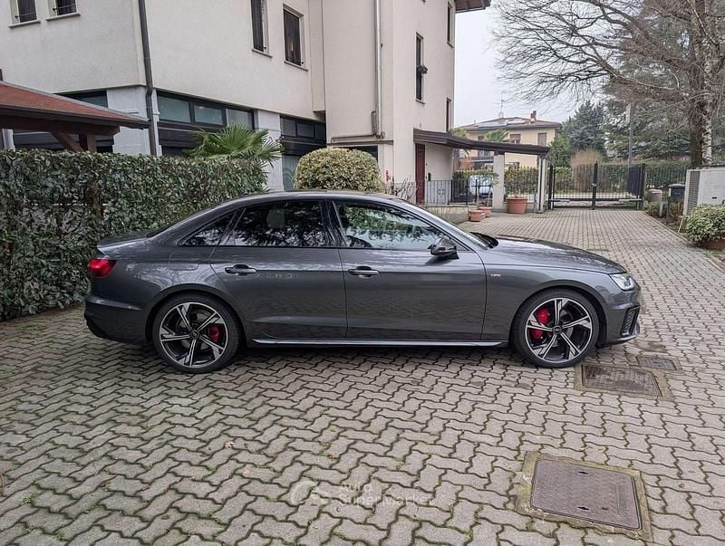 Usata Audi A4 S-Line 204 CV (150 kW) 2023 Gray Berlina