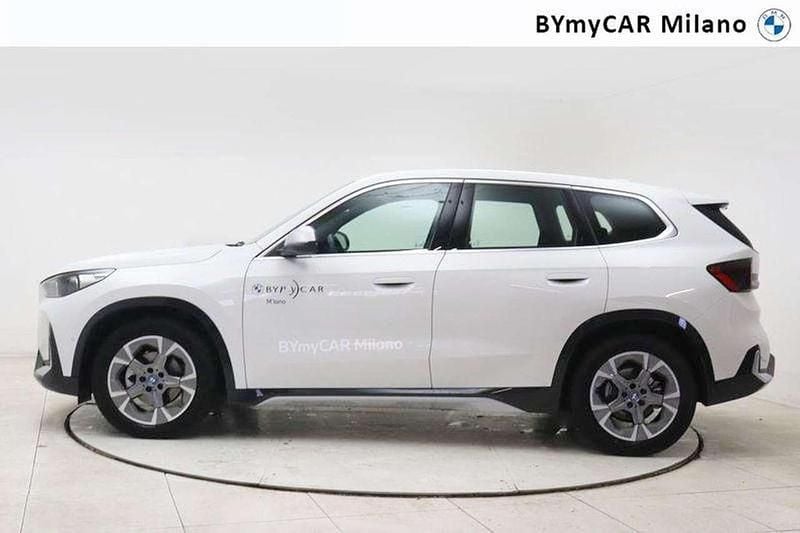 Usata BMW iX1 xLine 150 kW (204 CV) 2024 Alpin white pastello SUV